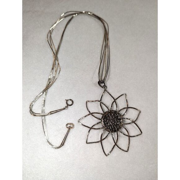 Milor Sterling Silver Chalcedony Flower Pendent on Triple Liquid Silver Chain - Picture 6 of 11